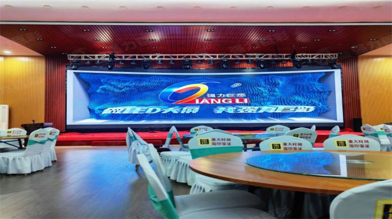 以下是一个关于“为什么不建议买 OLED 电视”的标题及内容: